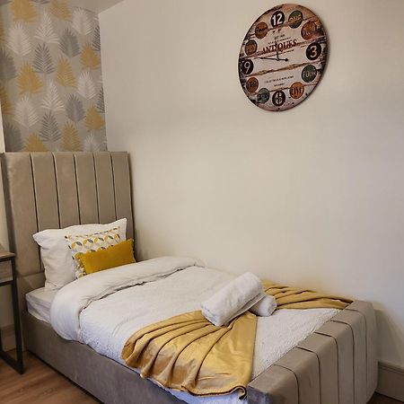 Country Style Modern Self Catering 3 Bedroom Bungalow In Blackpool Exterior photo